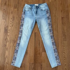 DRIFTWOOD Embroidered Jeans Women’s Size 26 Midrise Jackie Skinny Boho Art Aztec